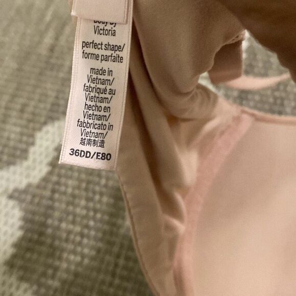 Victoria’s Secret bra size 36DD - Picture 5 of 6